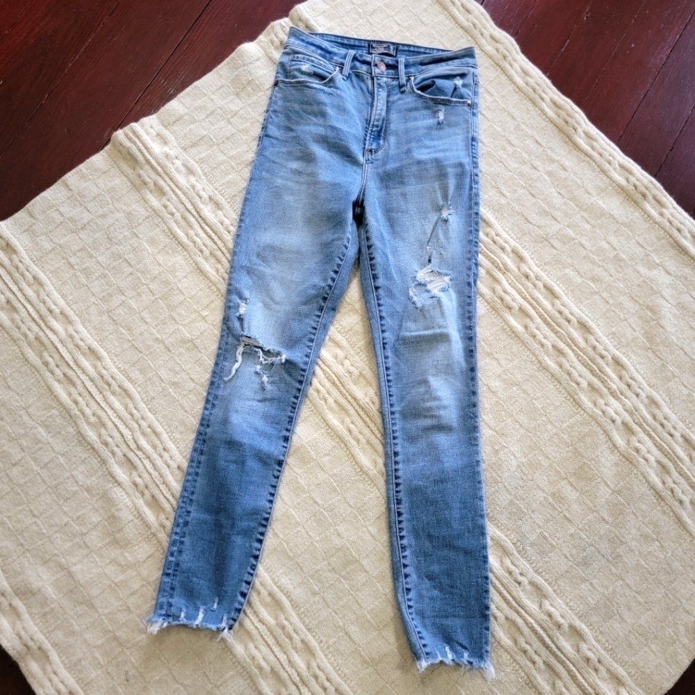 Abercrombie Curve Love High Rise Skinny Ankle Jeans Distressed size 2 Long